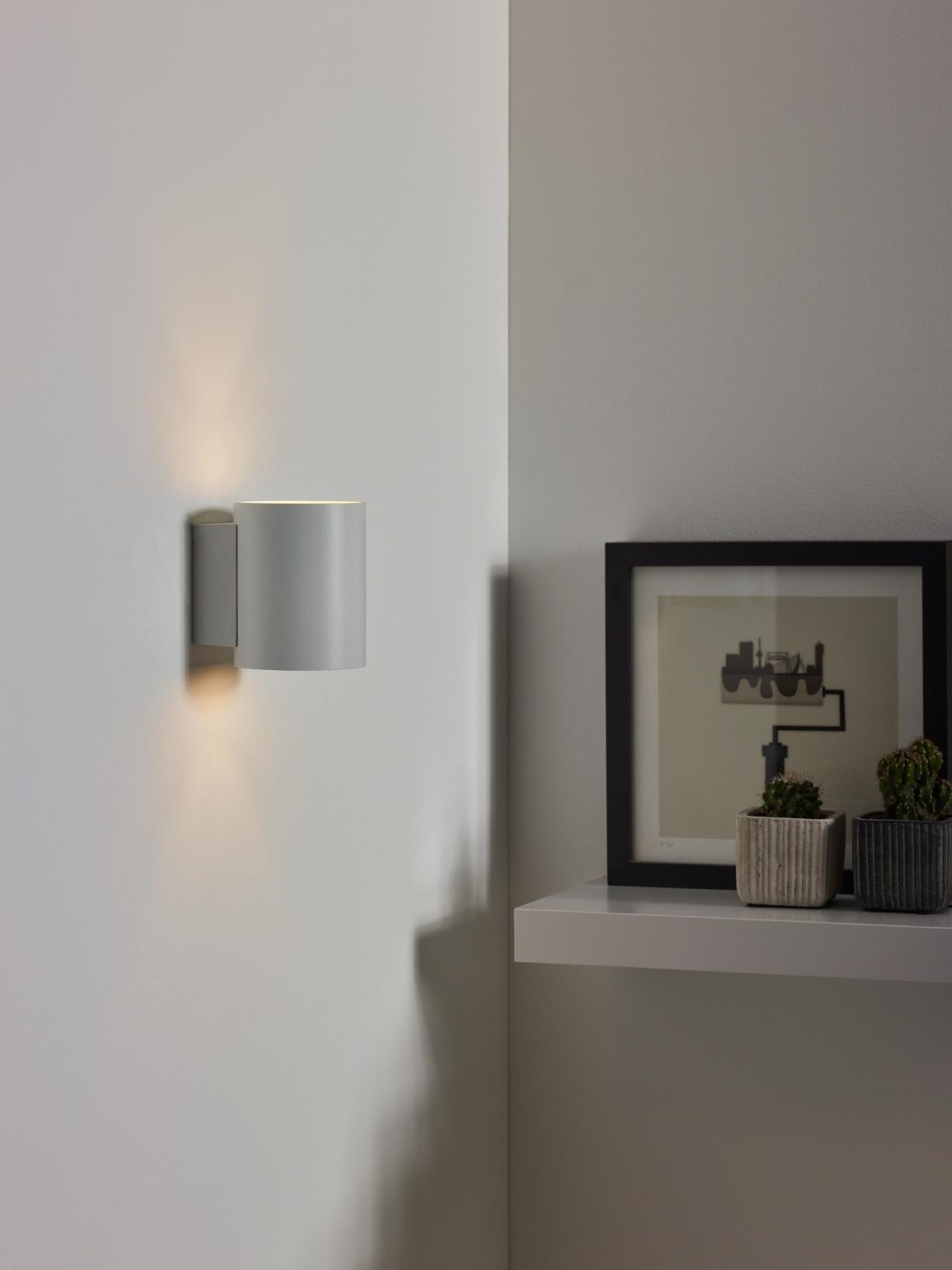 Kleine ronde witte wandlamp Lucide Xera