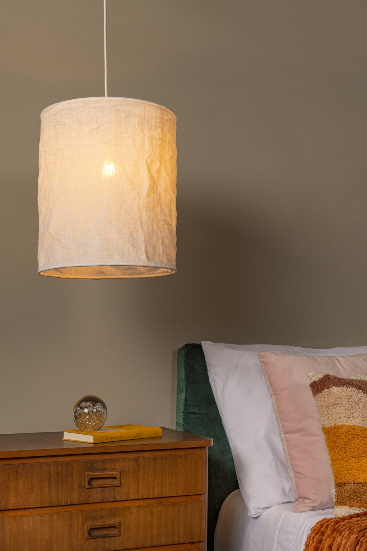 Witte linnen hanglamp Lucide Tissaja, Ø 30 cm