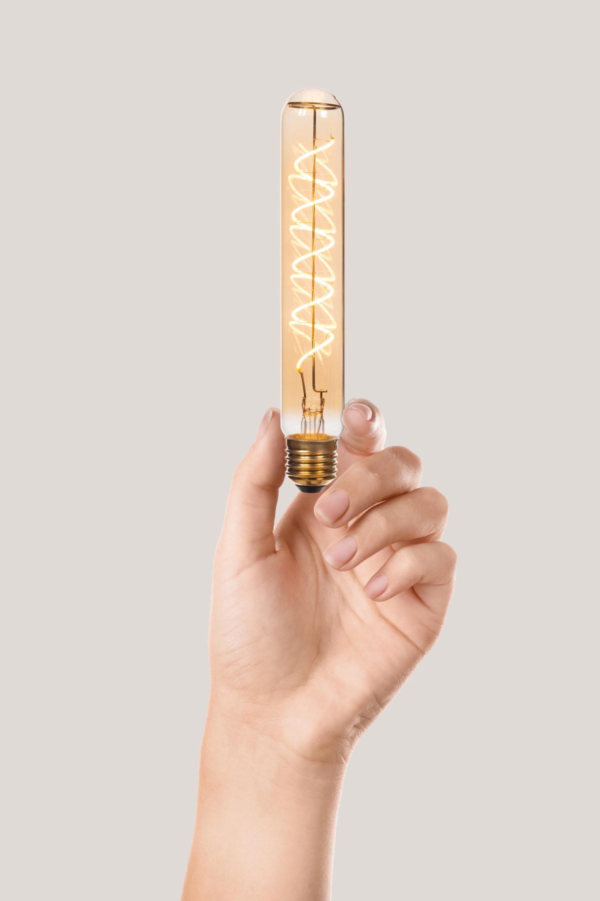 Lange buisvormige filamentlamp in amberkleurig glas