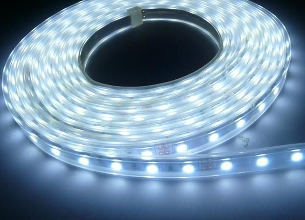Striscia LED 5m esterno IP65 72W 24V 60 LED al metro