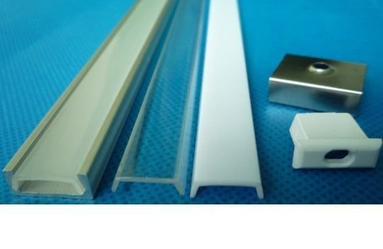 Profilo LED a vista 1m 12mm in alluminio con plexi
